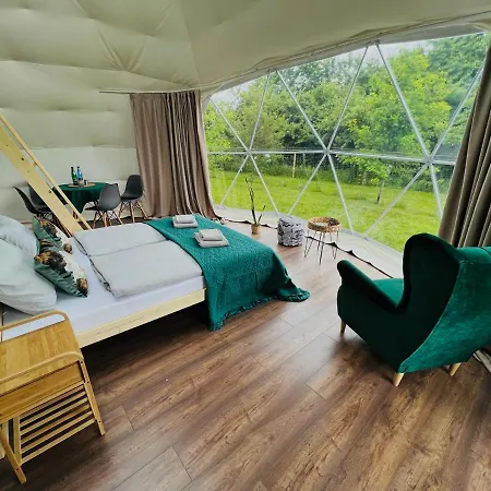Glamping Stacja Zieleniec W Naleczowie Exterior photo