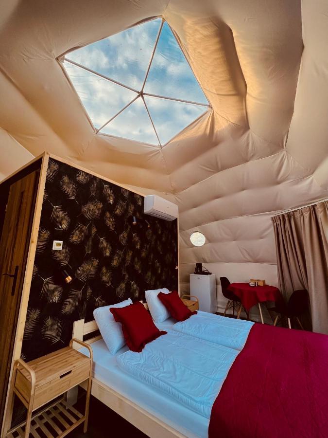 Luxury tent Glamping Stacja Zieleniec W Naleczowie Naleczow