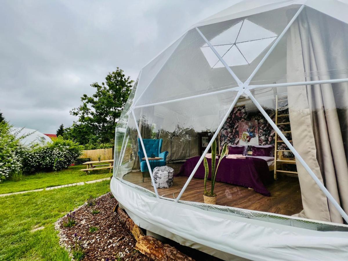 Luxury tent Glamping Stacja Zieleniec W Naleczowie *