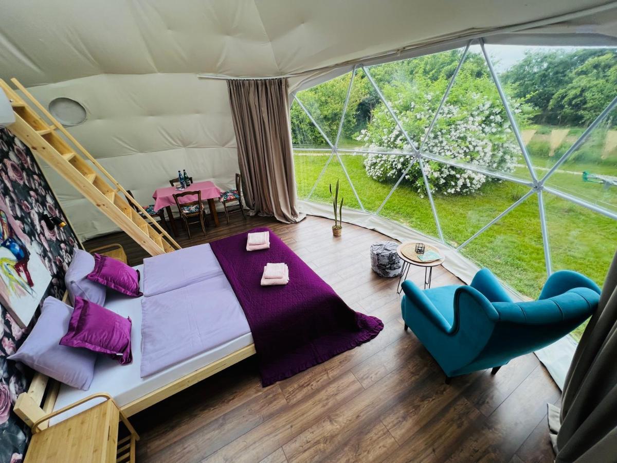 Luxury tent Glamping Stacja Zieleniec W Naleczowie *
