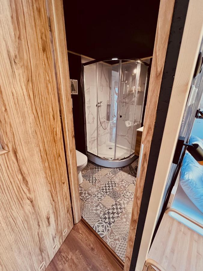 Glamping Stacja Zieleniec W Naleczowie *