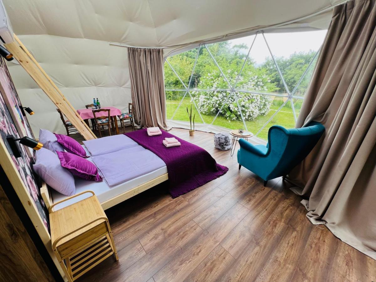 Luxury tent Glamping Stacja Zieleniec W Naleczowie *
