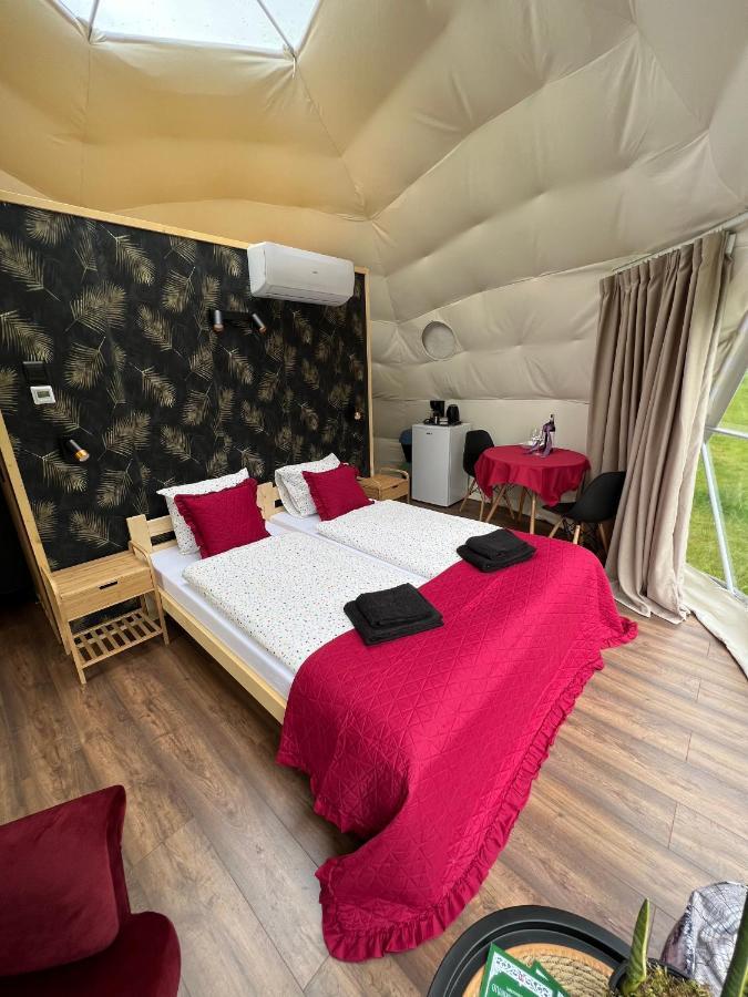 Luxury tent Glamping Stacja Zieleniec W Naleczowie Naleczow