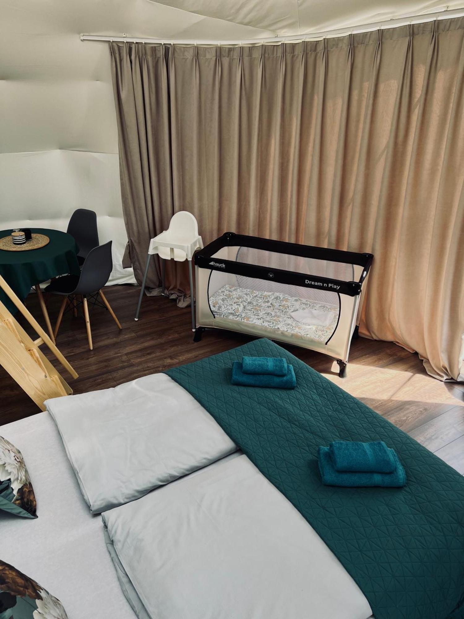Glamping Stacja Zieleniec W Naleczowie Luxury tent