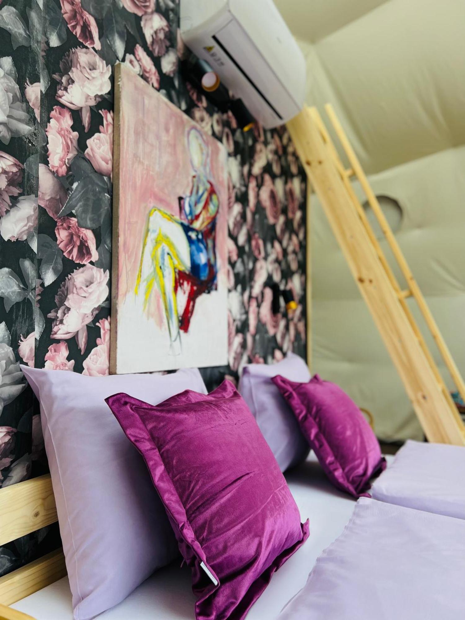 Luxury tent Glamping Stacja Zieleniec W Naleczowie *