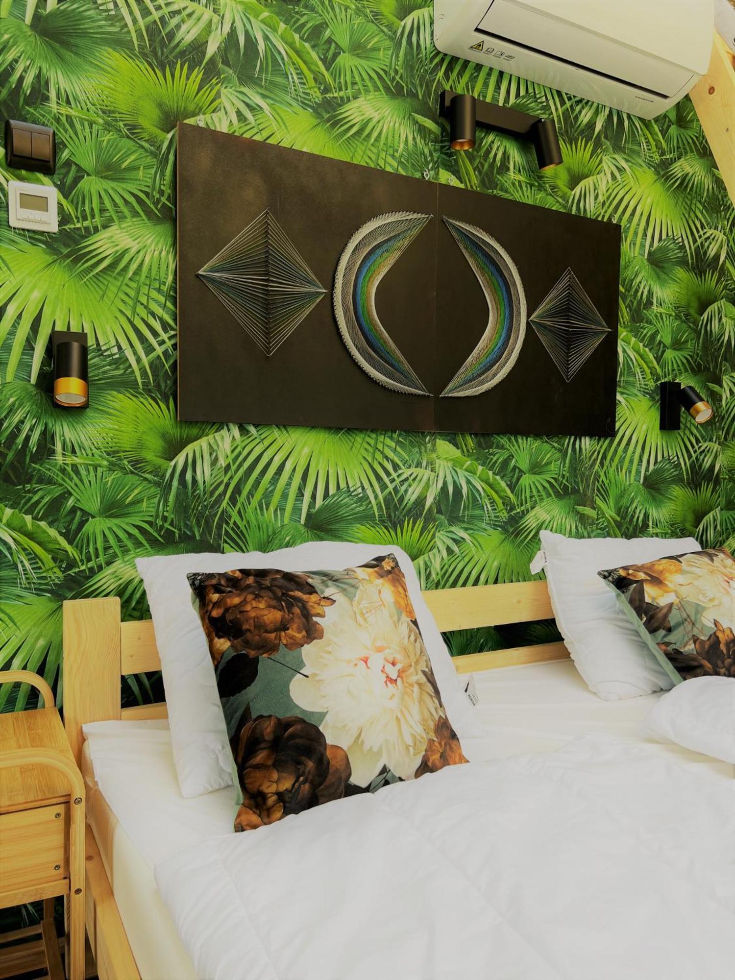 Glamping Stacja Zieleniec W Naleczowie *