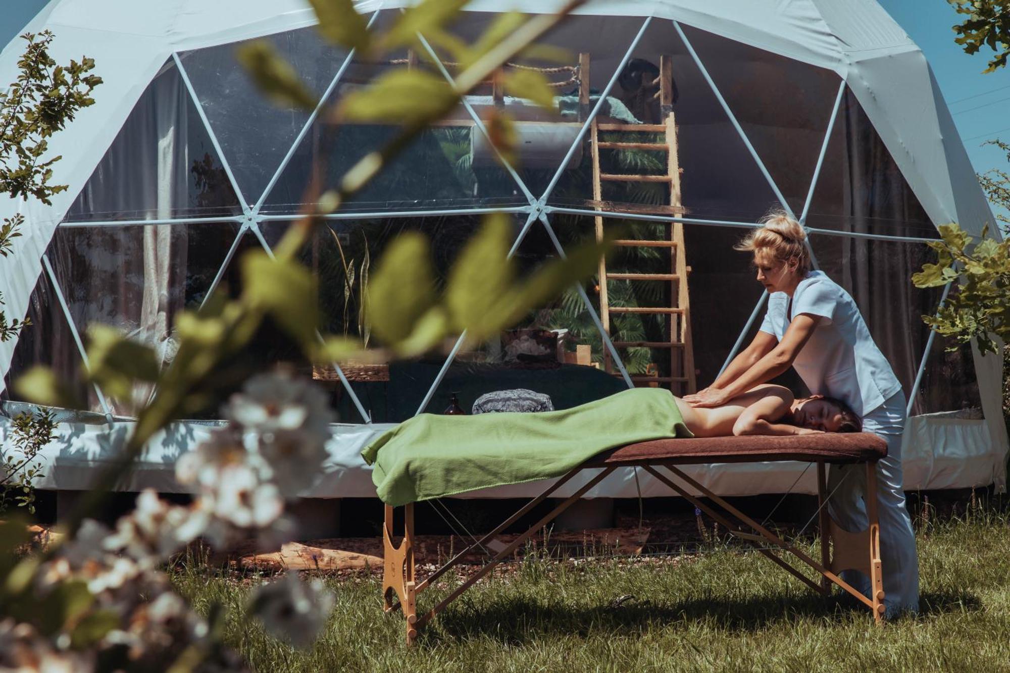 Luxury tent Glamping Stacja Zieleniec W Naleczowie *